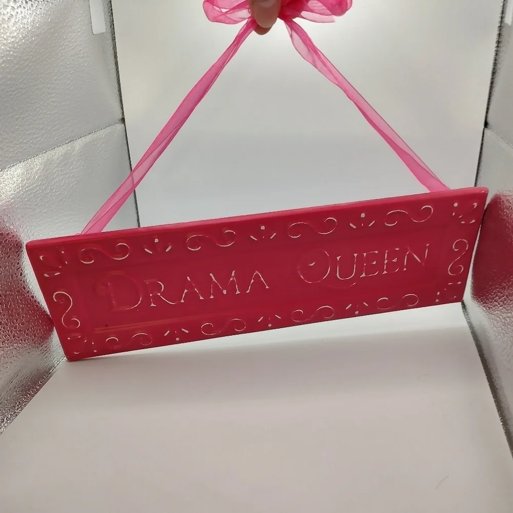 💥 3/$20 Distressed Pink Tin 
